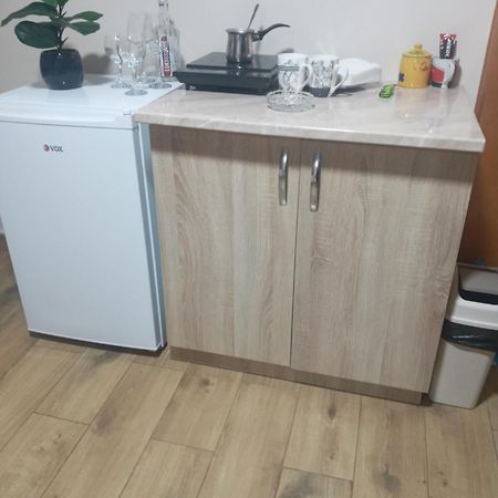 Aris Lux Apartamento Ni Exterior foto